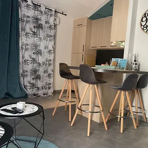 Elegant 45 M2 6 + Garage. Idealement Situe Lyon